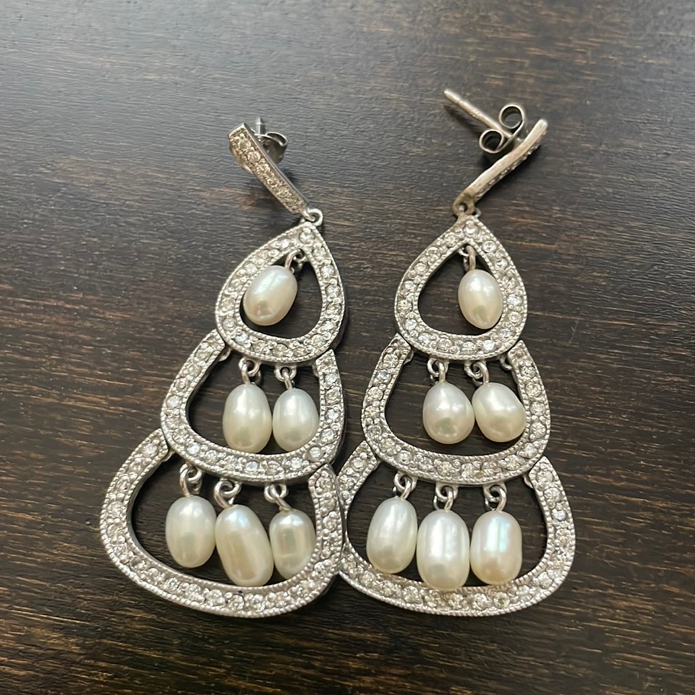 Dangly crystal and pearl earrings